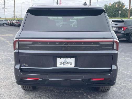 Starlight Gray Premium Colorant 2026 Lincoln Navigator Premiere