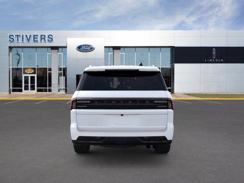 Pristine White Metallic Tri-Coat 2026 Lincoln Navigator Reserve