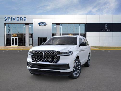 Pristine White Metallic Tri-Coat 2026 Lincoln Navigator Reserve
