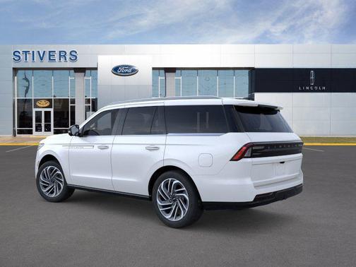Pristine White Metallic Tri-Coat 2026 Lincoln Navigator Reserve