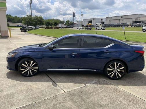 Deep Blue Pearl 2020 Nissan Altima SR FWD