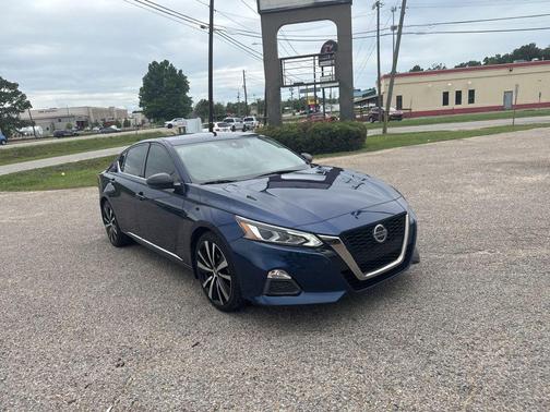 Deep Blue Pearl 2020 Nissan Altima SR FWD