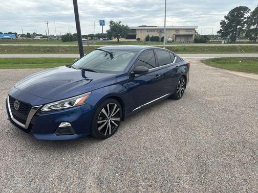 Deep Blue Pearl 2020 Nissan Altima SR FWD