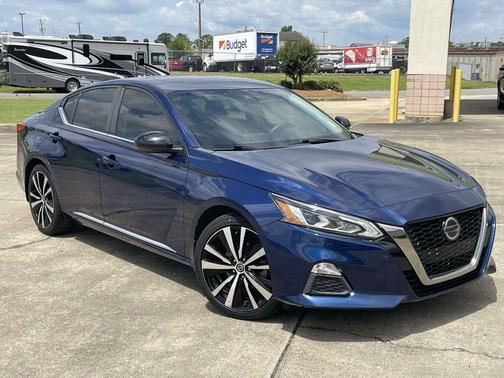 Deep Blue Pearl 2020 Nissan Altima SR FWD