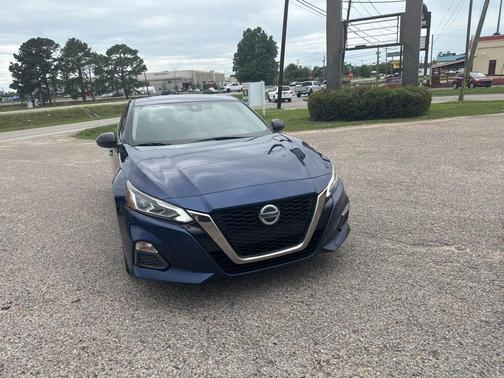 Deep Blue Pearl 2020 Nissan Altima SR FWD