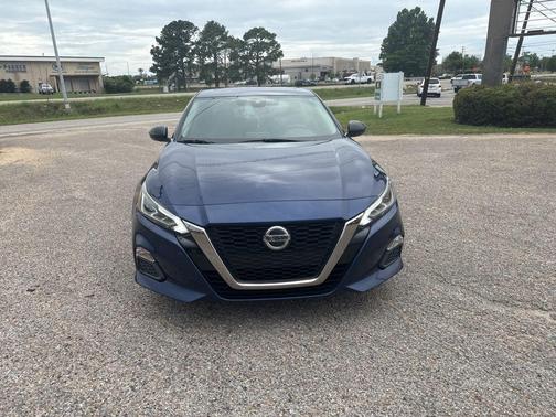 Deep Blue Pearl 2020 Nissan Altima SR FWD