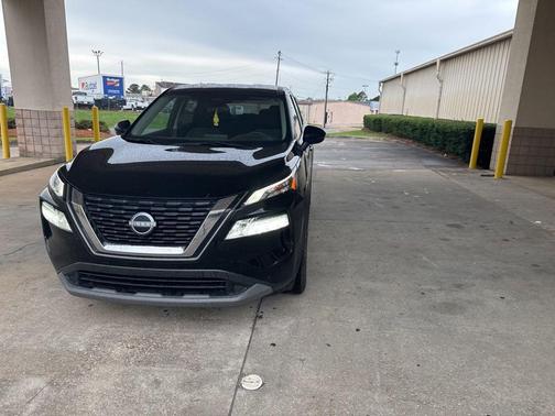 Super Black 2022 Nissan Rogue SV