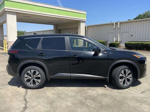 Super Black 2022 Nissan Rogue SV
