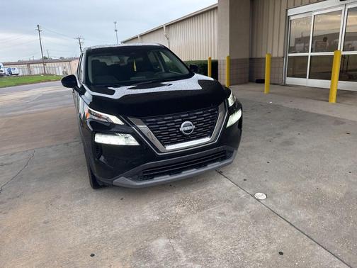 Super Black 2022 Nissan Rogue SV