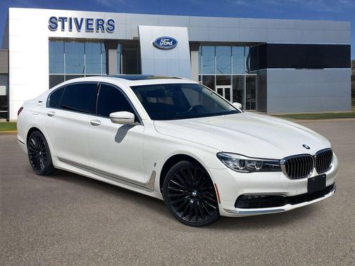 Alpine White 2018 BMW 740e xDrive iPerformance
