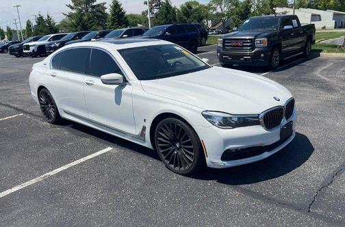 Alpine White 2018 BMW 740e xDrive iPerformance