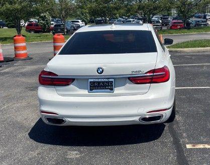 Alpine White 2018 BMW 740e xDrive iPerformance