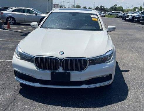 Alpine White 2018 BMW 740e xDrive iPerformance