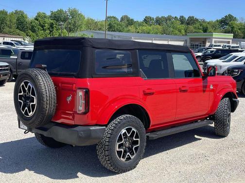 Race Red 2022 Ford Bronco Outer Banks