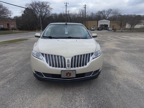 2014 Lincoln MKX Base