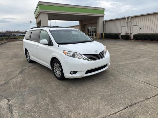 2013 Toyota Sienna XLE