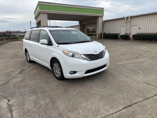 2013 Toyota Sienna XLE