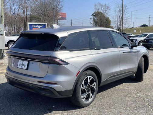 Silver Radiance Metallic Clearcoat 2026 Lincoln Nautilus Premiere