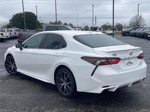 2022 Toyota Camry SE