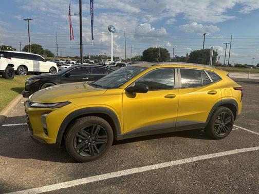 Nitro Yellow Metallic 2024 Chevrolet Trax FWD ACTIV