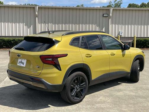 Nitro Yellow Metallic 2024 Chevrolet Trax FWD ACTIV