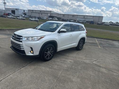 Blizzard Pearl 2017 Toyota Highlander XLE