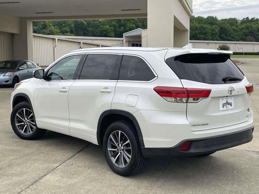Blizzard Pearl 2017 Toyota Highlander XLE