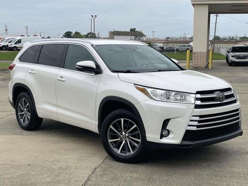 Blizzard Pearl 2017 Toyota Highlander XLE