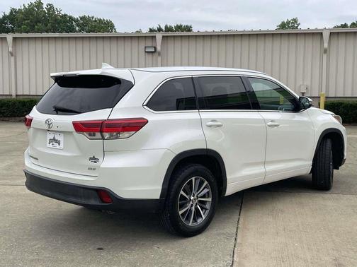 Blizzard Pearl 2017 Toyota Highlander XLE