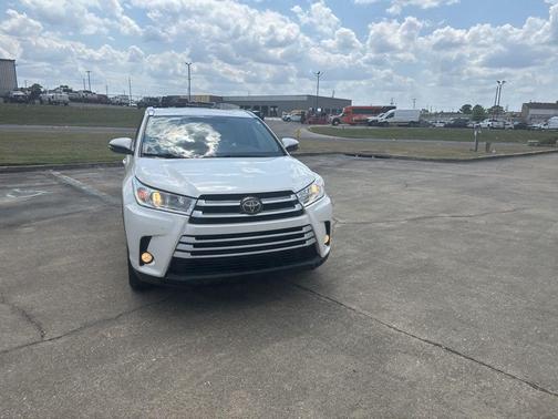 Blizzard Pearl 2017 Toyota Highlander XLE