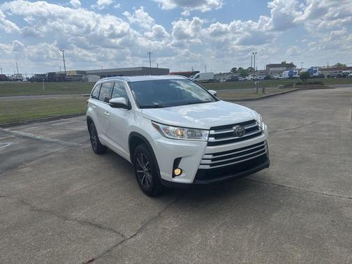 Blizzard Pearl 2017 Toyota Highlander XLE