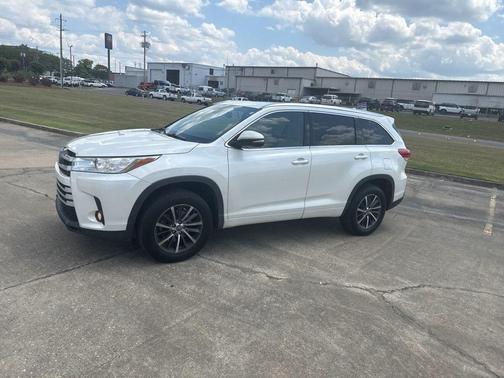 Blizzard Pearl 2017 Toyota Highlander XLE