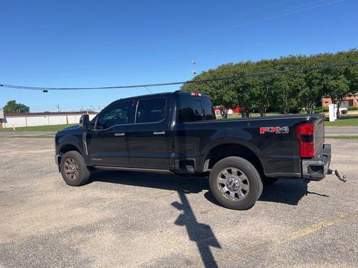 Black Metallic 2023 Ford F-250 Lariat