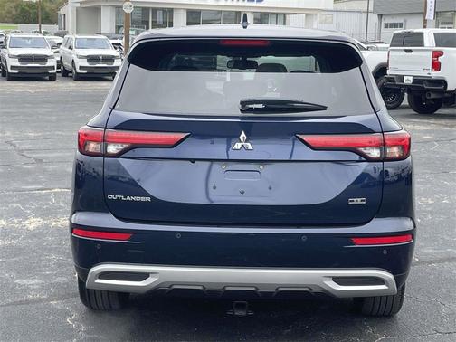 2022 Mitsubishi Outlander SE
