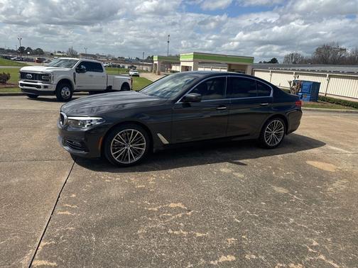 2017 BMW 530 530i