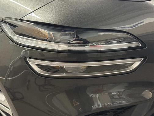 2025 Genesis G70 3.3T Sport Prestige