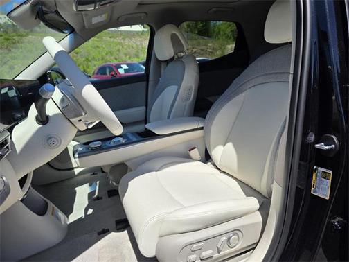 2025 Genesis GV60 Standard AWD