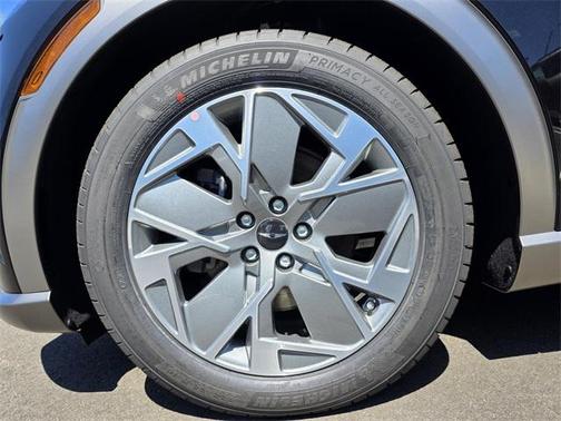2025 Genesis GV60 Standard AWD