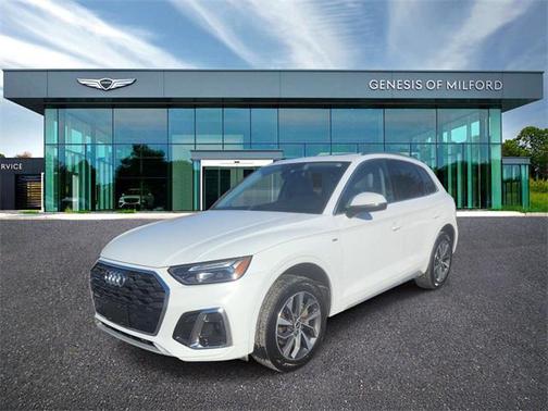 2022 Audi Q5 45 S line Premium Plus