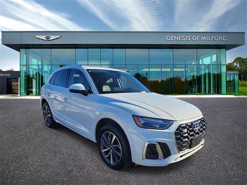 2022 Audi Q5 45 S line Premium Plus