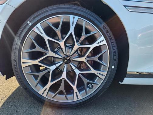 2025 Genesis G90 3.5T e-SC