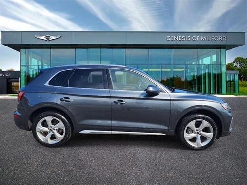 2022 Audi Q5 45 S line Premium Plus