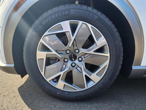 2025 Genesis GV60 Standard AWD