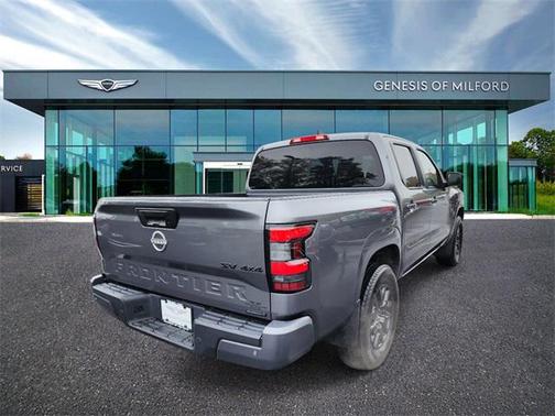 2023 Nissan Frontier SV