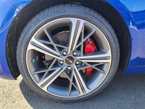 2025 Genesis G70 2.5T RWD