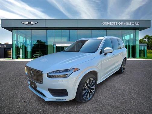 2022 Volvo XC90 T6 Momentum