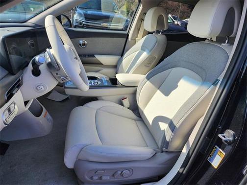 2025 Genesis GV60 Standard AWD