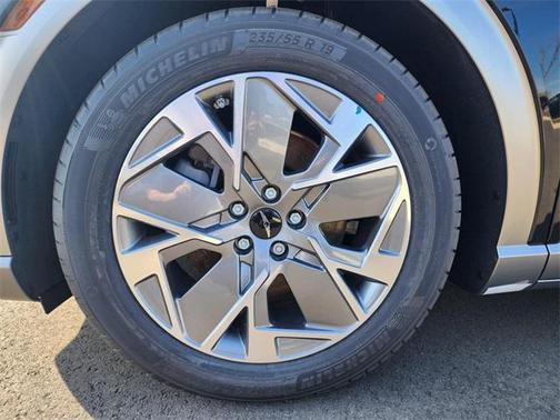 2025 Genesis GV60 Standard AWD