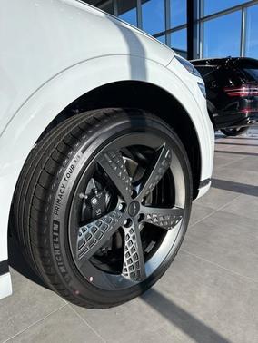 2025 Genesis GV70 3.5T AWD Sport