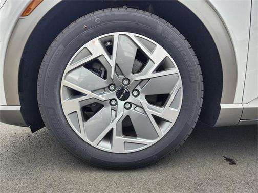 2025 Genesis GV60 Standard AWD